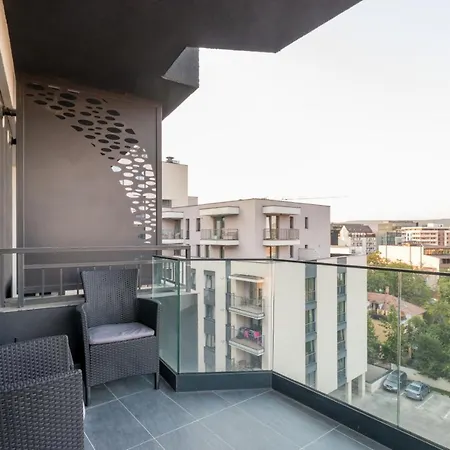 Modern Downtown Apartmán Kluž