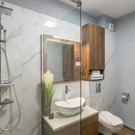 Modern Downtown Apartment Cluj-Napoca